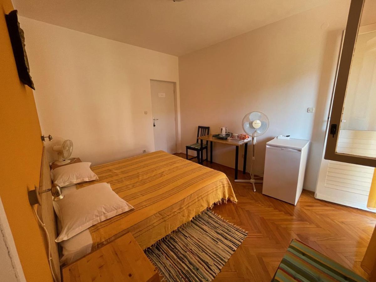 Hvar Guesthouse - Double Bedroom With Private Bathroom Jelsa  Εξωτερικό φωτογραφία