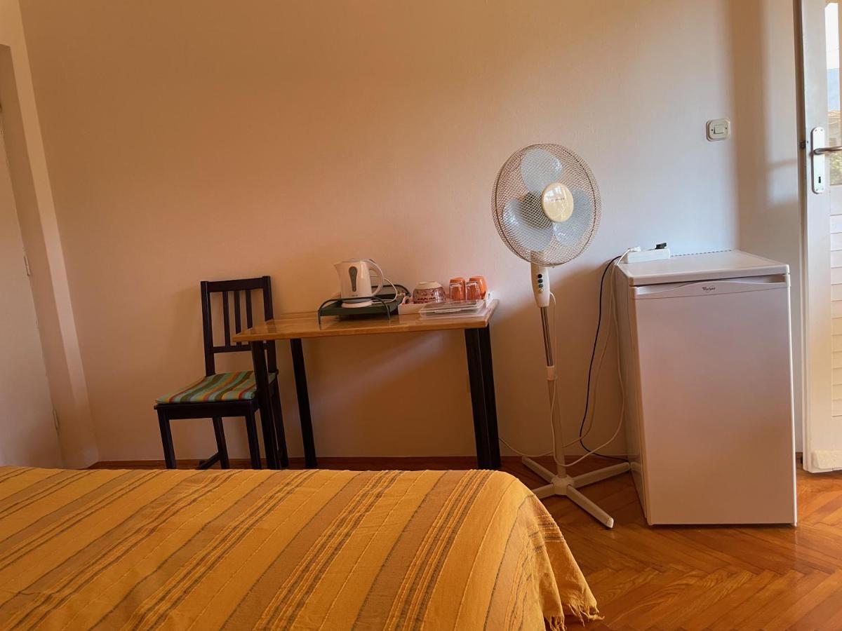 Hvar Guesthouse - Double Bedroom With Private Bathroom Jelsa  Εξωτερικό φωτογραφία