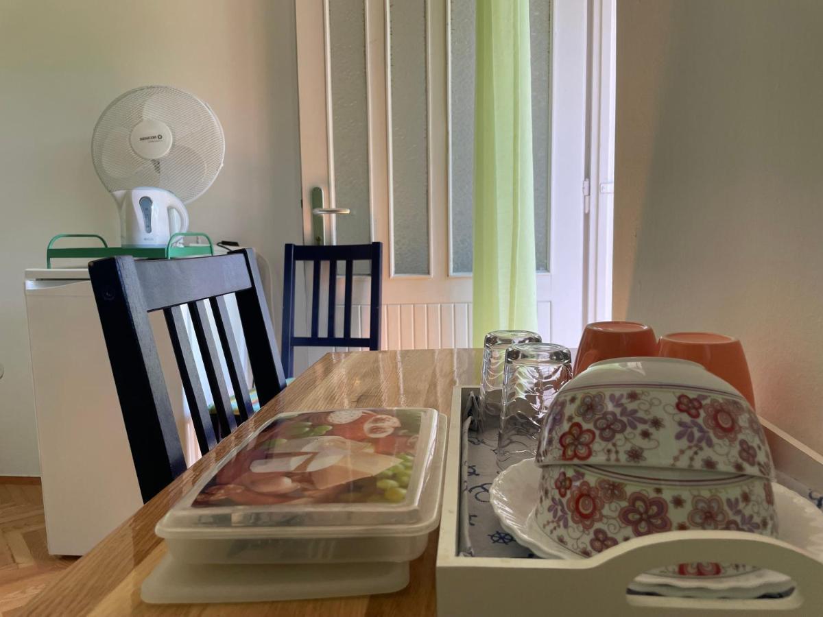 Hvar Guesthouse - Double Bedroom With Private Bathroom Jelsa  Εξωτερικό φωτογραφία