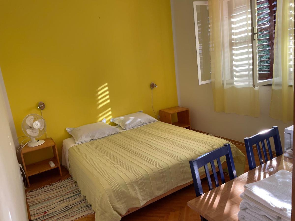 Hvar Guesthouse - Double Bedroom With Private Bathroom Jelsa  Εξωτερικό φωτογραφία
