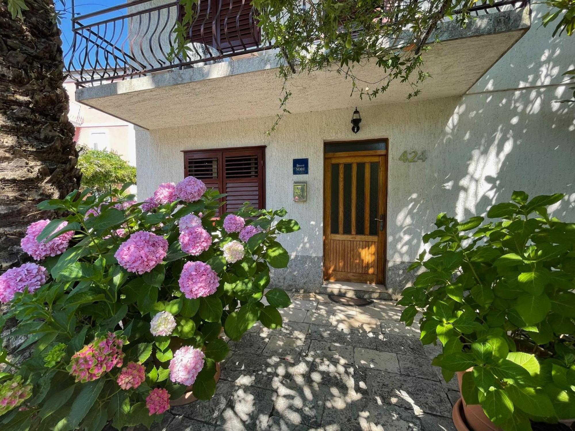 Hvar Guesthouse - Double Bedroom With Private Bathroom Jelsa  Εξωτερικό φωτογραφία